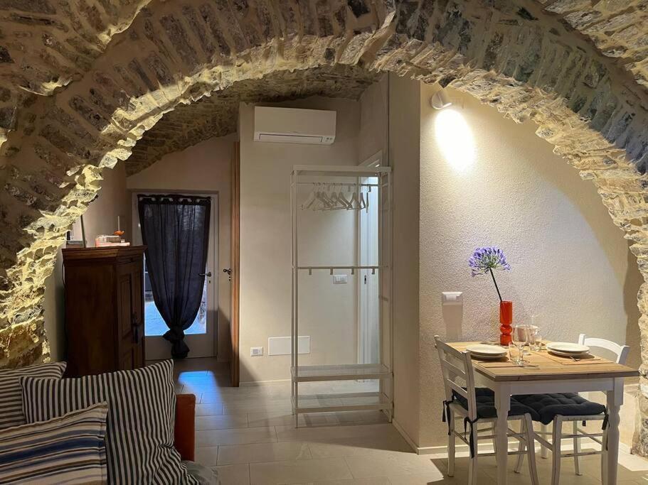 Studio Pietra E Charme Diano San Pietro 외부 사진